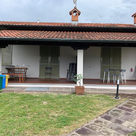 Caroline Home Anzano Del Parco Exteriör bild