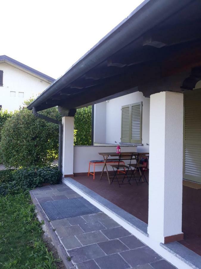 Caroline Home Anzano Del Parco Exteriör bild